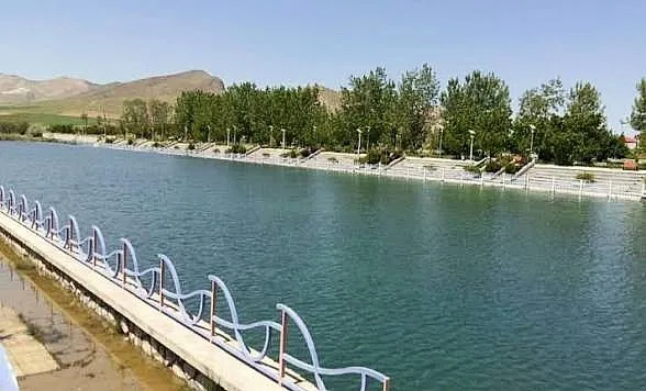 توسعه زیرساخت‌های گردشگری سراب قروه با اعتبار ملی آغاز شد