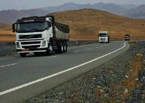 جاده‌ها شریان‌های پویای حمل‌ونقل/ جابه‌جایی حدود ۲۳۸ میلیون تُن کالا در سطح راه‌های کشور