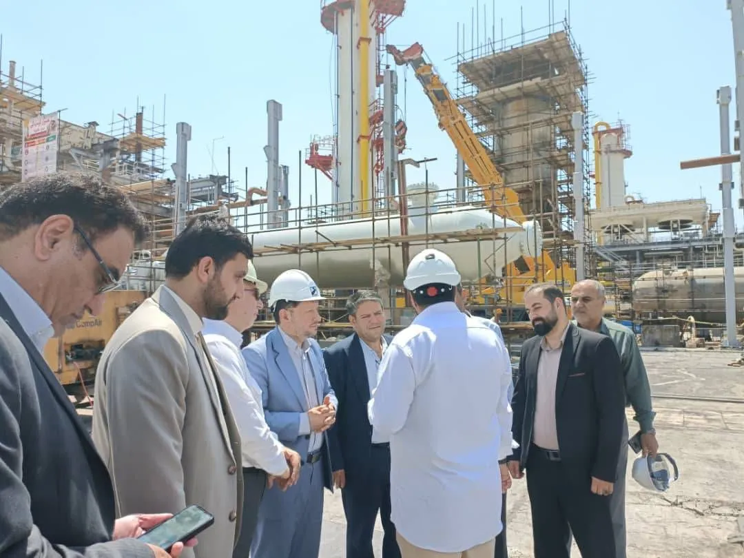 رئیس کل دادگستری استان بوشهر در بازدید از پالایشگاه گاز فجر جم:دستگاه قضایی از تولید و چرخ فعال صنعت گاز کشور حمایت می‌کند
