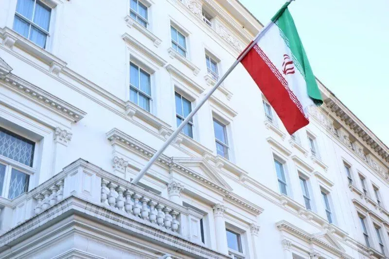 کنایه سفارت ایران در لندن: برای تبدیل عروسی به عزا، کار را به ارتش آمریکا بسپارید