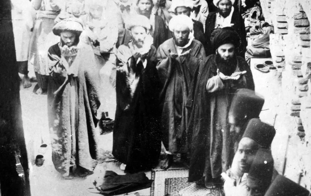 آیت الله سید عبدالحسین لاری؛ فقیهی که «استکبارستیزی» را از منبر به میدان آورد