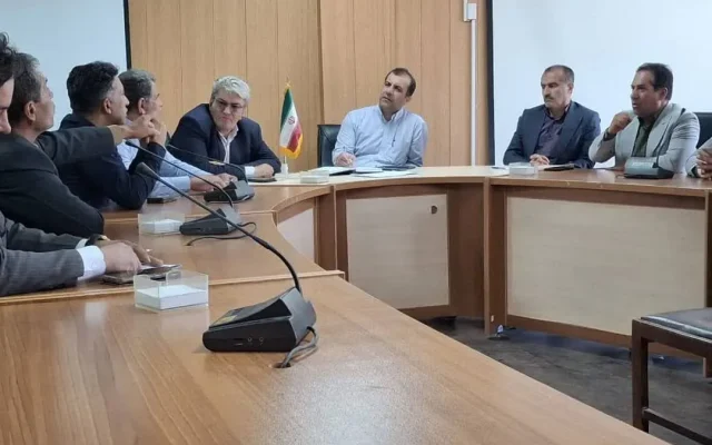 ورودی پاتاوه ساماندهی می‌شود؛ تأکید فرماندار دنا بر رفع فوری مشکلات آب و برق اصناف