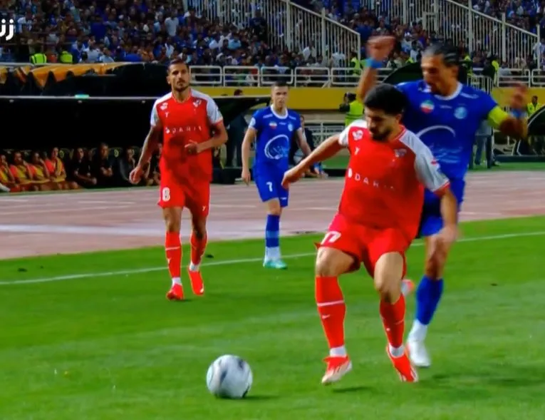 دربی ۱۰۷ سرخابی؛ استقلال صفر - پرسپولیس صفر