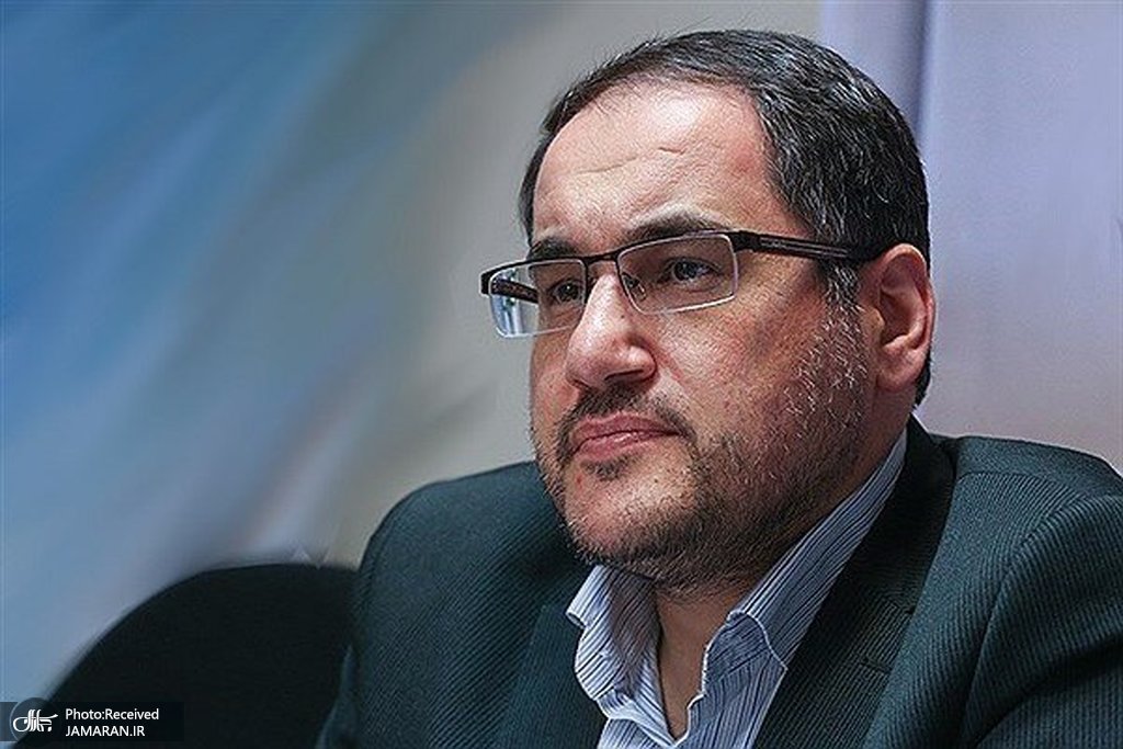 بابک نگاهداری: برچسب‌زنی‌ها، حکم گلوله را دارد