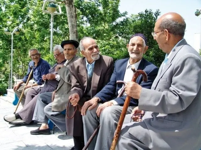 چرا واریز معوقات فروردین بازنشستگان تامین اجتماعی ۲۰ روز طول میکشد؟