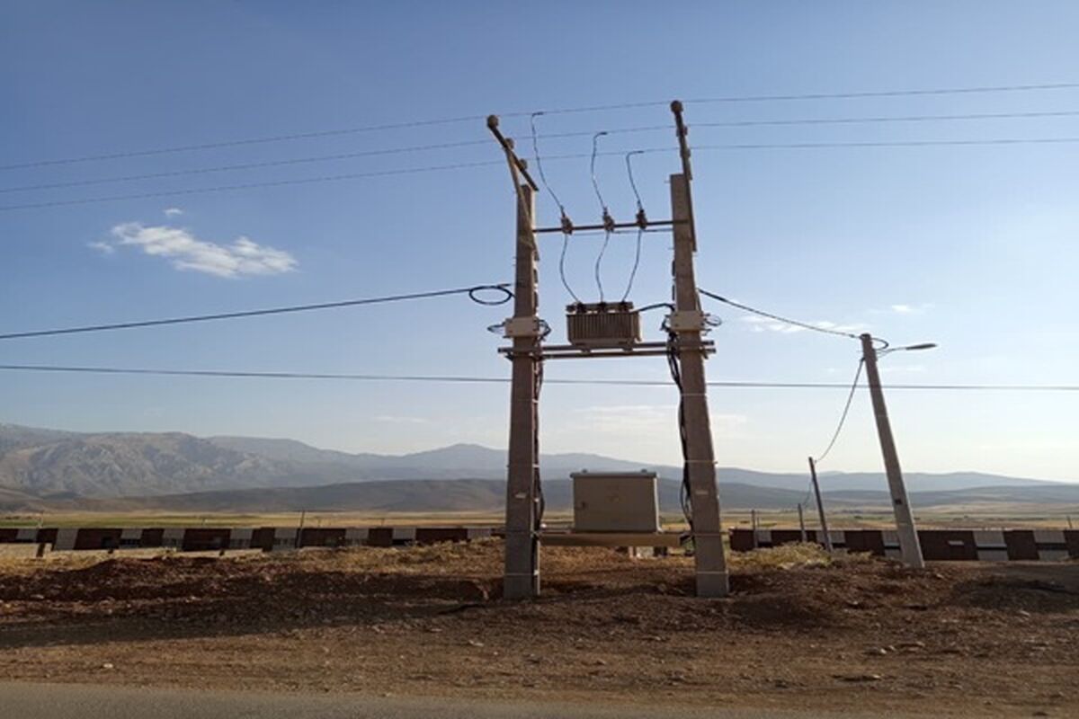برق رسانی به سایت ۴۲ واحدی نهضت ملی مسکن در روستای قراب شهرستان اردل