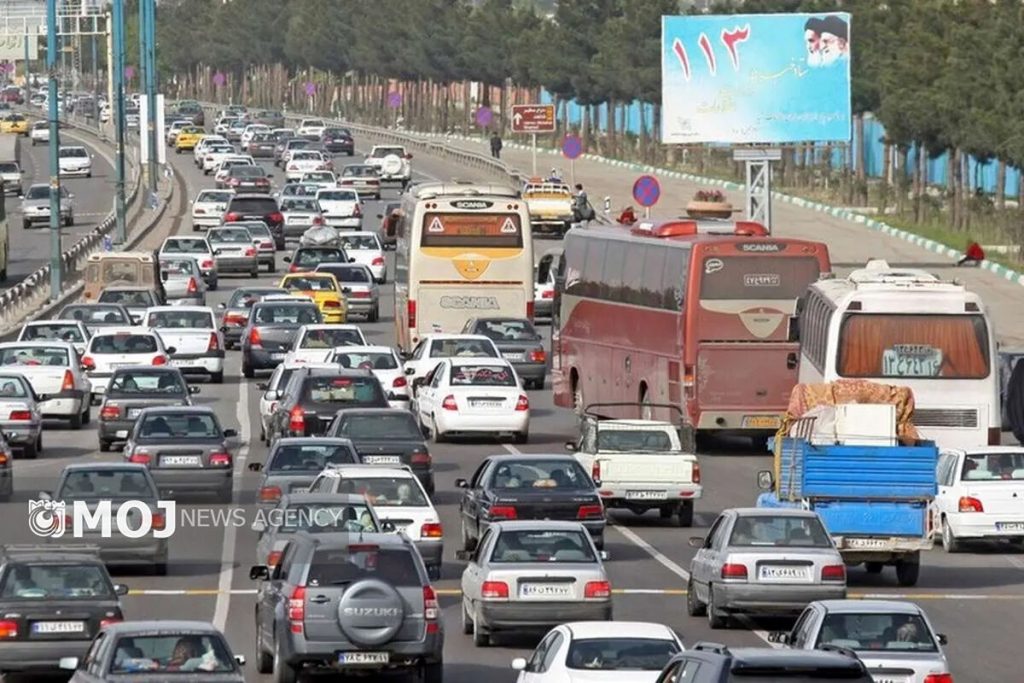 جاده چالوس، هراز و برخی محورهای منتهی به تهران زیر بار ترافیک سنگین هستند