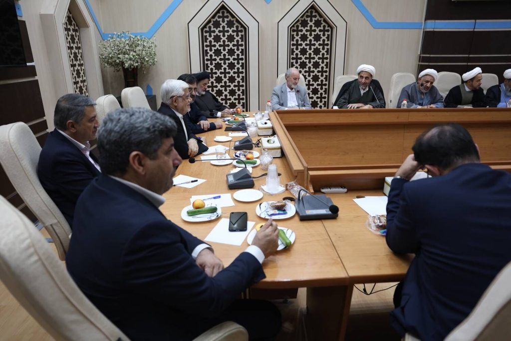 عارف: آمریکا و اسرائیل هنوز از راهبرد سرنگونی کوتاه نیامدهاند/ گرانی اکنون یک واقعیت است/ برخی می گویند دولت چهاردهم بدشانس است، بنده قبول ندارم