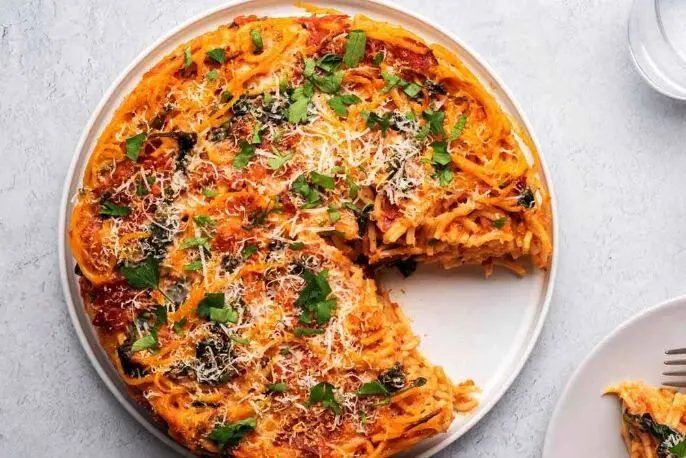 طرز تهیه پیتزا ماکارانی؛ یک ترکیب هیجان‌انگیز