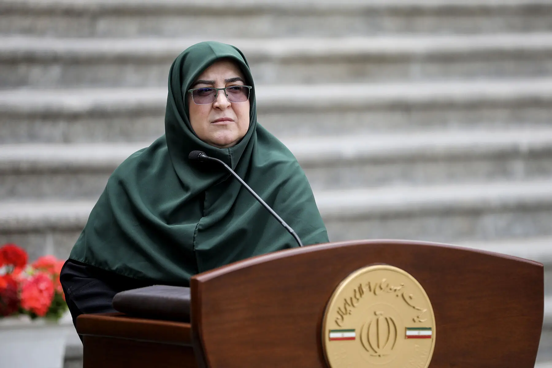 مهاجرانی: دولت فشار اقتصادی و کمبودها را انکار نمی‌کند/ وعده دولت برای رفع سریع‌تر نیازهای درمانی و عمرانی مردم
