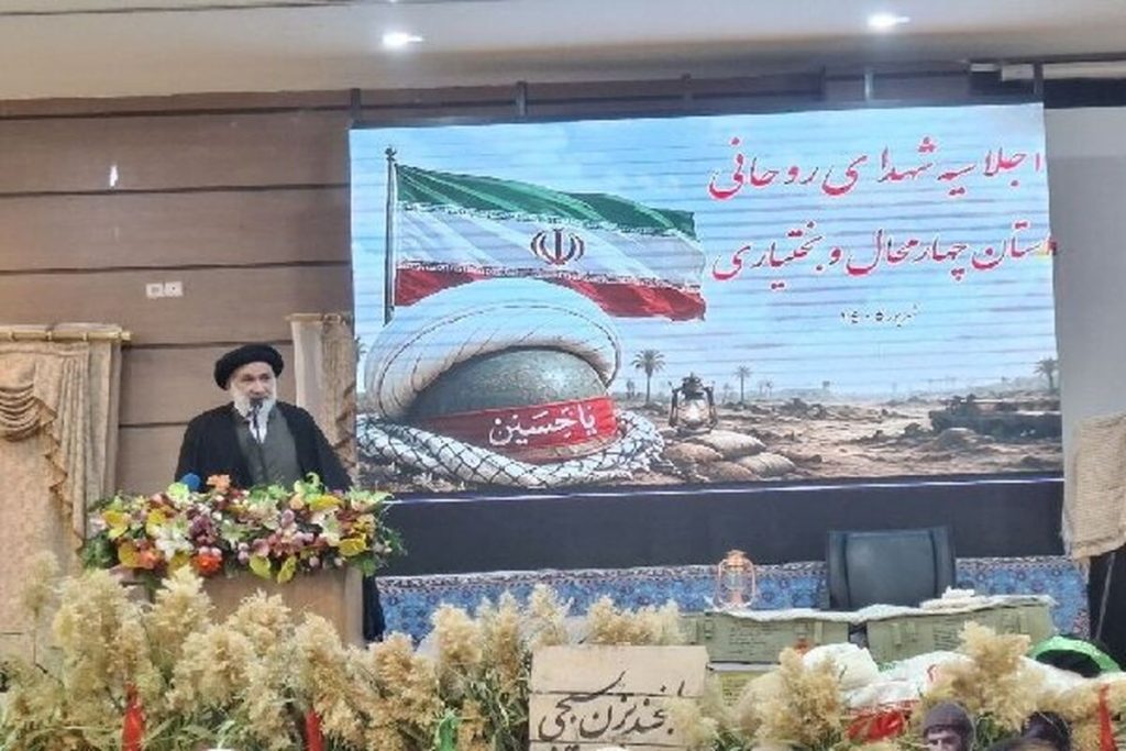 حضور مردم در خیابان کمرنگ شود دشمن سوءاستفاده می‌کند