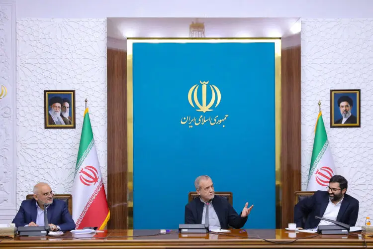 تأکید دکتر پزشکیان بر مدیریت تقاضا، مشارکت مردم و اجرای سریع طرحهای بهینهسازی