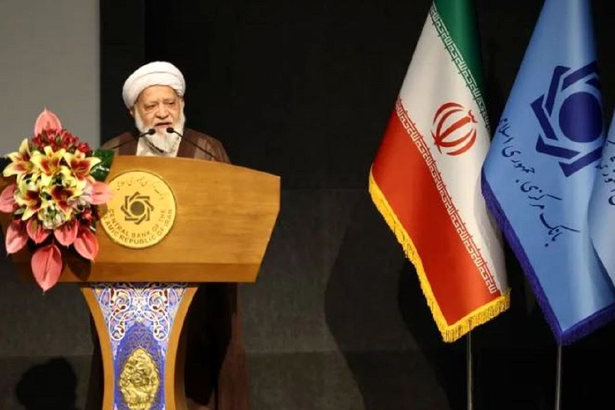 تأکید رئیس شورای فقهی بانک مرکزی بر کنترل نقدینگی | مصباحی‌مقدم: تولیدکنندگان گاهی بیش از یک سال منتظر تأمین ارز هستند | نتیجه چنین وضعیتی توقف تولید و بیکاری نیروی کار است