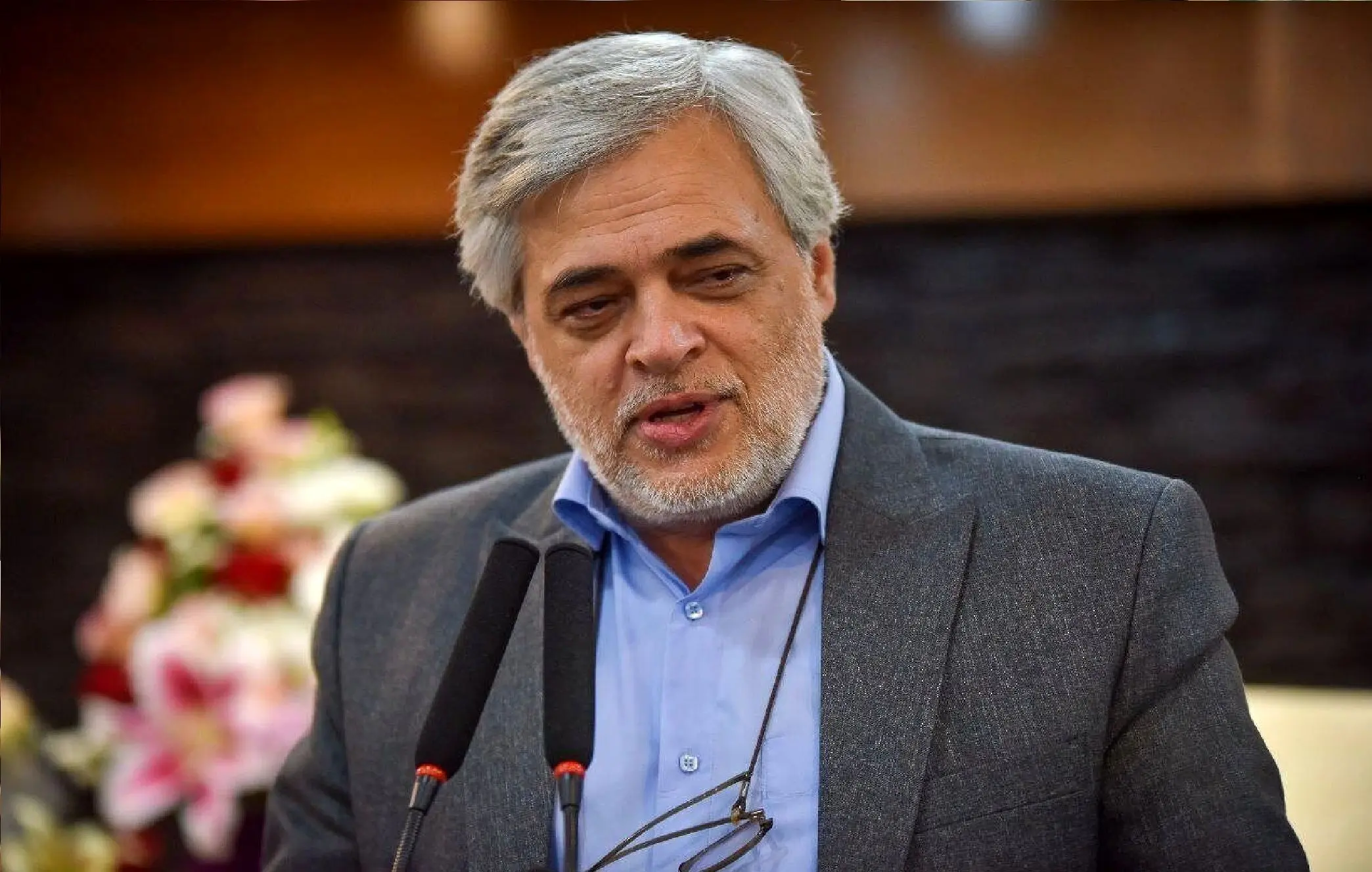 محمد مهاجری: نسخه نیکزاد برای حجاب ساده‌لوحانه است و بوی فتنه می‌دهد