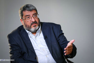 پیشنهاد جنجالی فواد ایزدی به شورای عالی امنیت ملی برای پایان جنگ/ ما خسته شدیم از این که چند هفته یک بار به ما حمله میکنند