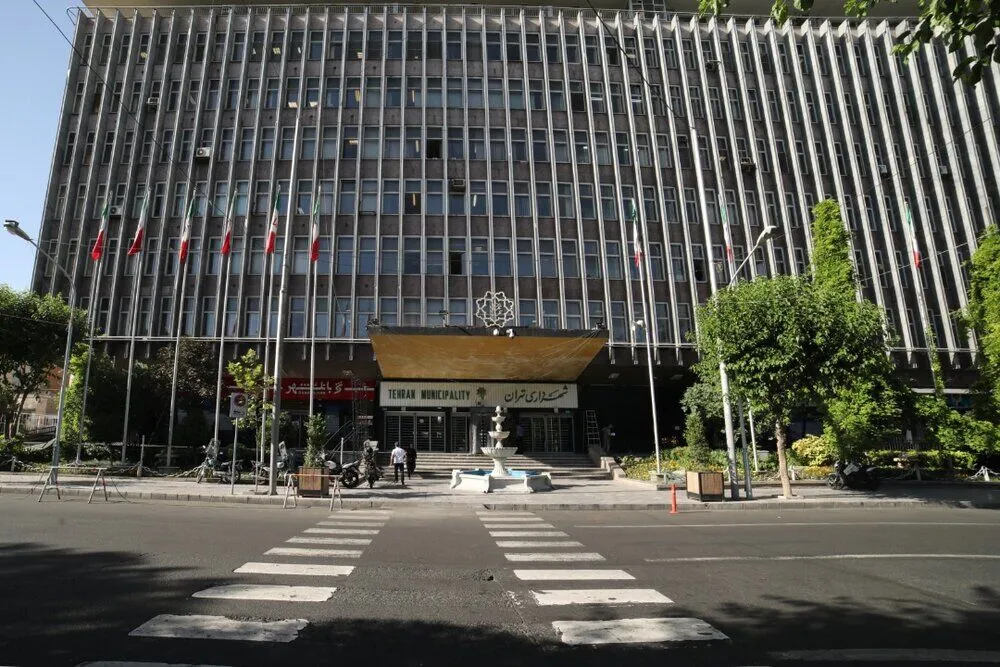 انتقاد تند روزنامه دولت از شهرداری تهران ؛ تراکم‌فروشی به نام بازسازی خانه‌های جنگ‌زده؟