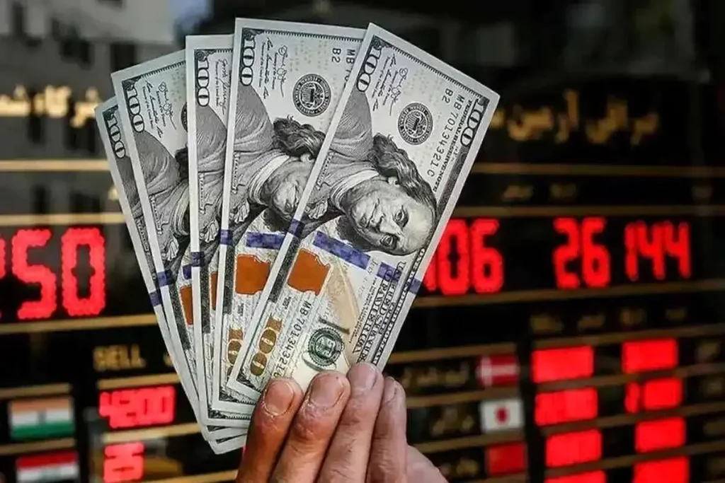 قیمت دلار دوباره پرواز کرد؛ دلار وارد کانال ۲۲۴ هزار تومانی شد