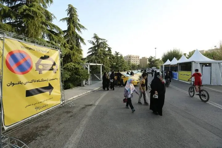 خدمت‌رسانی تاکسی‌های ویژه زنان در نمایشگاه تولید ملی
