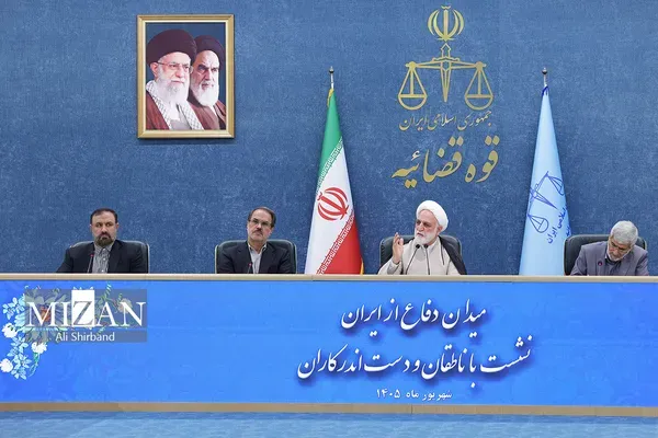 رئیس قوه قضاییه:طرفدار پروپاقرص برگزاری دادگاههای علنی هستم/ همه باید خود را ملزم به تبعیت از قانون بدانیم