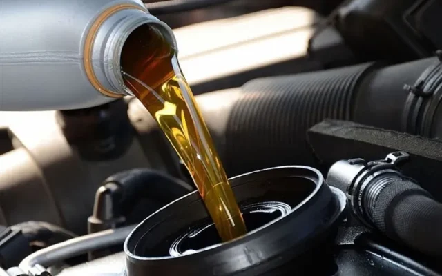 قیمت روغن موتور در آمریکا به دلیل جنگ علیه ایران ۴ برابر شده است
