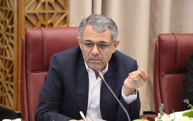 خودروسازان هزینه‌های خود را از جیب مردم جبران نکنند