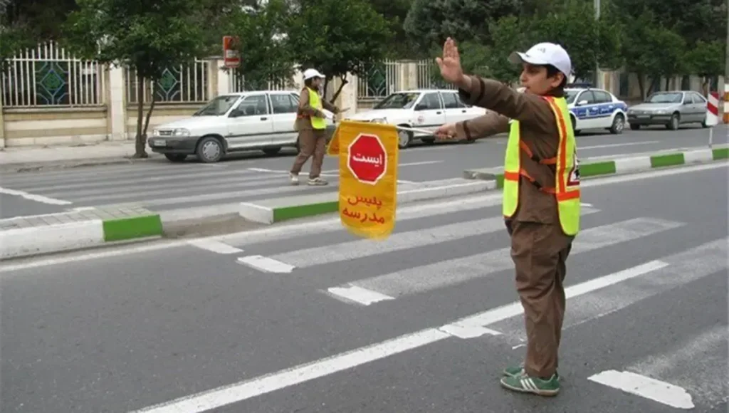 هشدار مهم به رانندگان: بی‌توجهی به فرمان پلیس مدرسه جریمه دارد