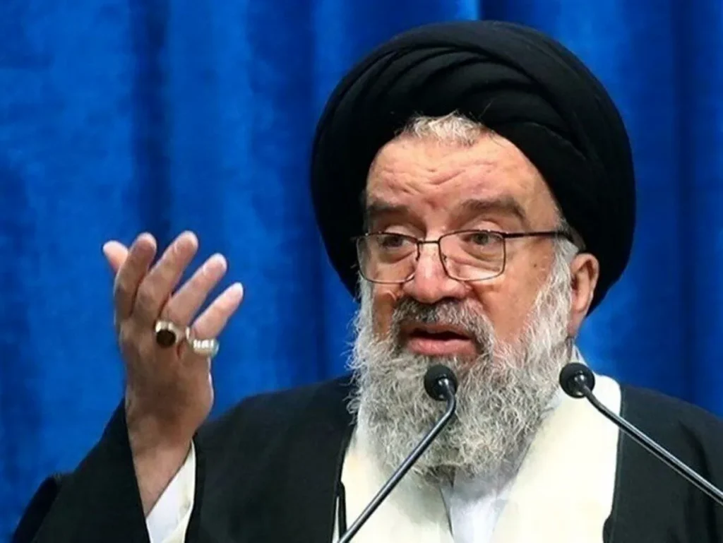 احمد خاتمی، امام جمعه موقت تهران: کسانی که حجاب را رعایت نمی‌کنند نیز شهروند این ملت هستند و حضور آنها در تجمعات و همراهی با مردم کار خوبی است، اما دهن‌کجی به حجاب، خلاف وحدت است