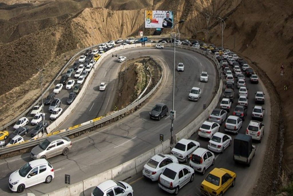 چالوس یکطرفه شد؛ ترافیک سنگین در راه‌های مازندران