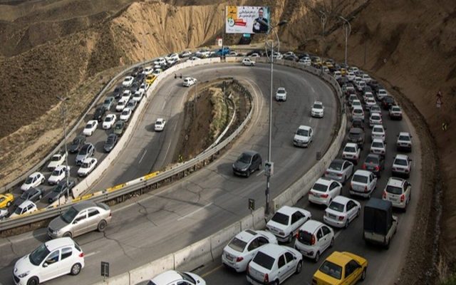 چالوس یکطرفه شد؛ ترافیک سنگین در راه‌های مازندران