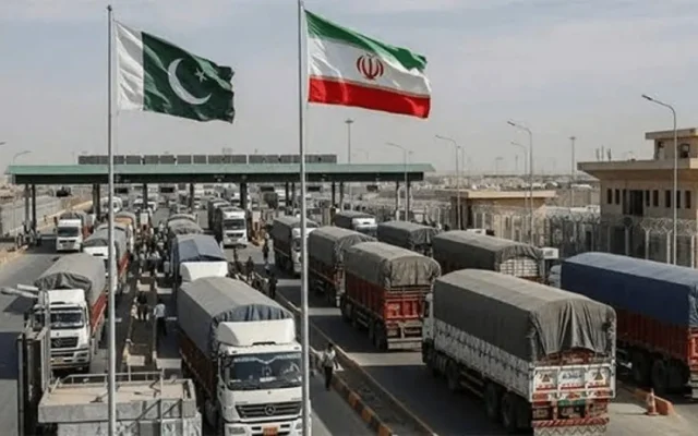 توقف کامیون‌های سوخت در ریمدان ادعای میانجیگری پاکستان را به چالش کشید