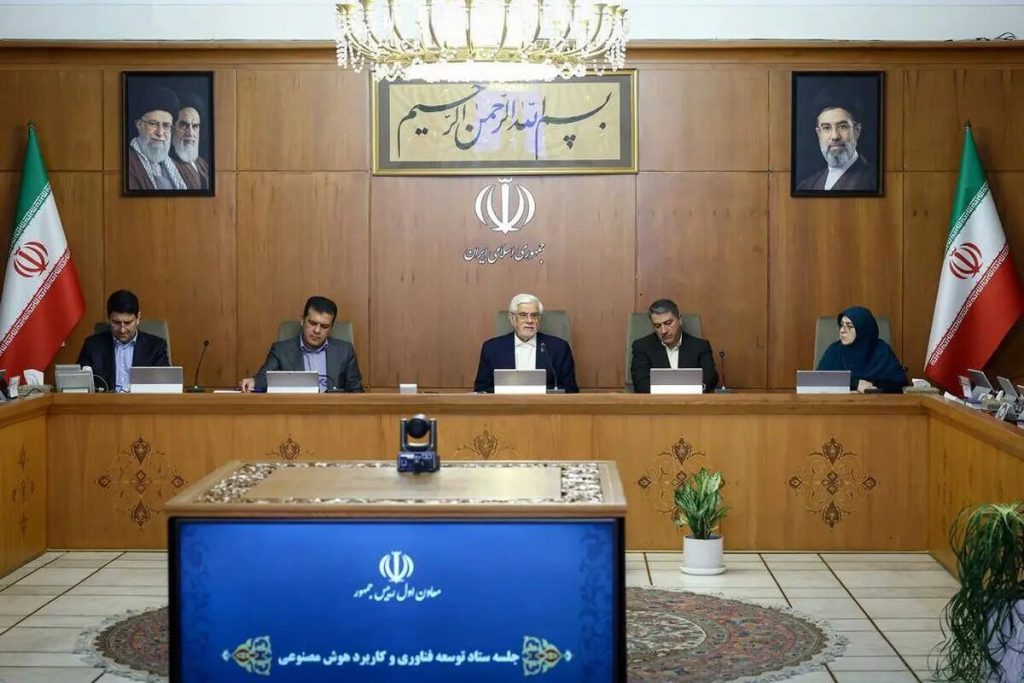 عارف: قانون ملی توسعه هوش مصنوعی سریعاً اجرایی می‌شود / جنگ‌های آینده، جنگ فناوری است