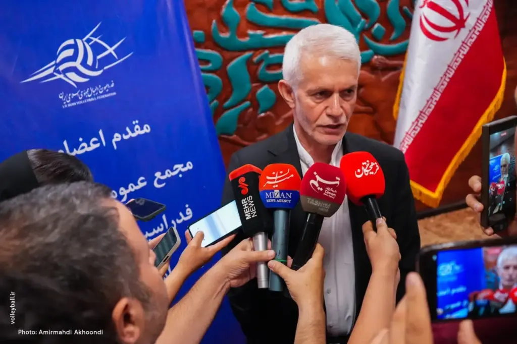 اسبقیان: ناکامی فوتبال در بازی‌های آسیایی قابل قبول نیست/ فدراسیون دوومیدانی باید پاسخگو باشد