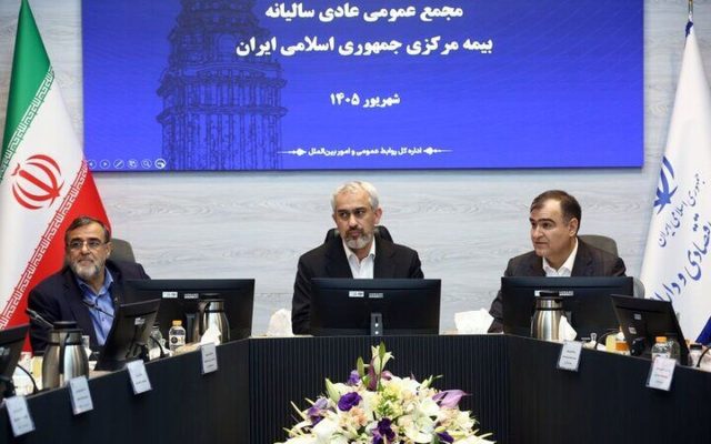 وزیر اقتصاد بر تدوین چارچوب جدید بیمه‌نامه‌های جنگ تاکید کرد