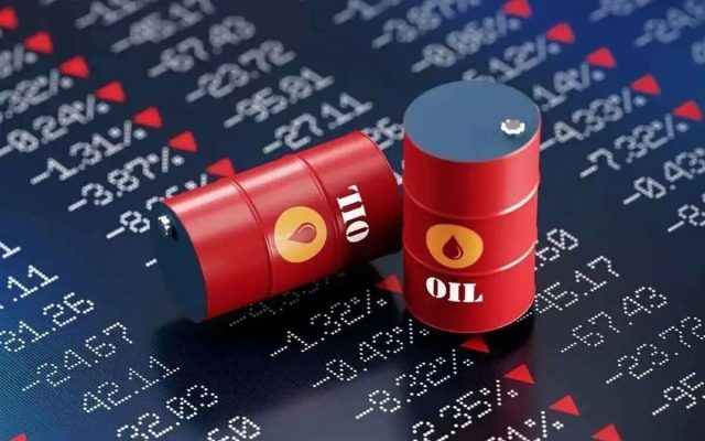 قیمت نفت کاهش یافت/ علت چیست؟