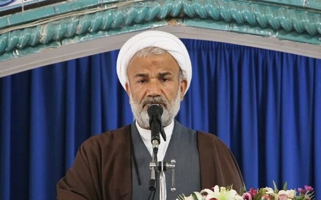 امام جمعه دشتستان: ملت ایران مقابل قلدری و زیاده‌خواهی سر خم نمی‌کند
