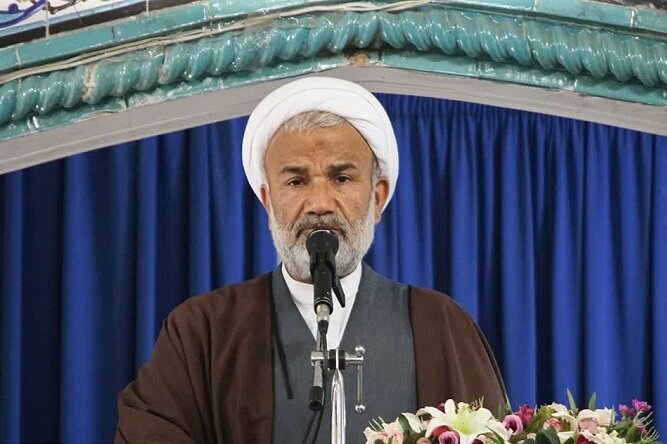 امام جمعه دشتستان: ملت ایران مقابل قلدری و زیاده‌خواهی سر خم نمی‌کند