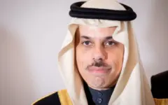 وزیر خارجه عربستان: از اقدامات قطر و پاکستان برای کاهش تنش‌ها [میان ایران و آمریکا] حمایت می‌کنیم/ تهدید‌ها علیه کشتیرانی بین‌المللی می‌تواند بر اقتصاد جهانی تأثیر بگذارد