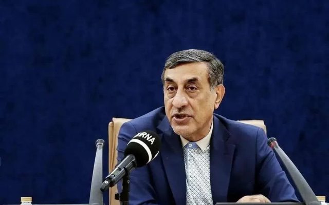 واکنش معاون پزشکیان به ادعای افزایش قیمت بنزین به ۸۰ هزار تومان/ به هیچ وجه مطرح نیست