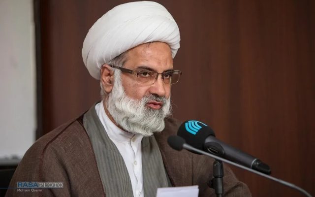 انتقاد تند رئیس مجمع عمومی جامعه مدرسین حوزه علمیه قم از حسن روحانی؛ ۲۰ سال مملکت و ملت را گرفتار برجام کردند/ جریان سازشگر به دامن ولایت فقیه بازگردد