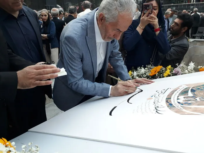 ادعای جالب استاد خوشنویسی: در این قرن به اندازه تمام تاریخ هنرمند درجه یک داریم!