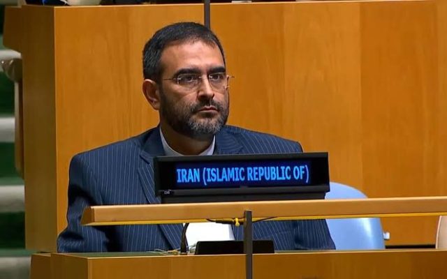 چرا نشستن داماد متکی بر صندلی سازمان ملل هنگام سخنرانی ترامپ، به سوژه ای برای حمله به عراقچی تبدیل شد؟
