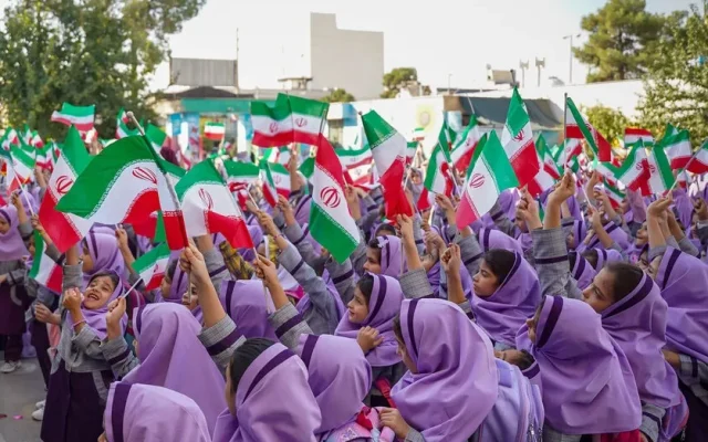 زنگ اول مهر در مدارس شیراز نواخته شد