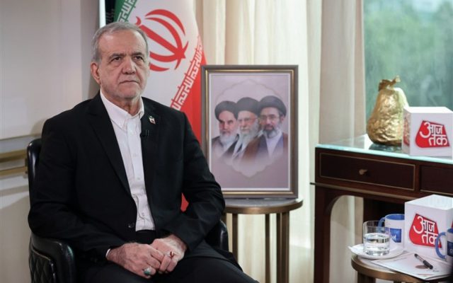 پزشکیان: فردا تفاهم ایران و عمان درباره تنگه هرمز نهایی میشود