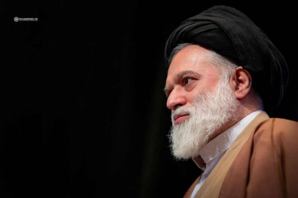 نامه آیت الله سید مجتبی خامنه‌ای به برادرشان در ایام دفاع مقدس؛ دائماً در صدد تهیّۀ کتاب درسی در مجتمع رزمندگان بودم/ بشری و هدی هم سلام می رسانند