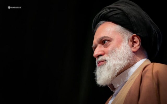 نامه آیت الله سید مجتبی خامنهای به برادرشان در ایام دفاع مقدس؛ دائماً در صدد تهیّۀ کتاب درسی در مجتمع رزمندگان بودم/ بشری و هدی هم سلام می رسانند