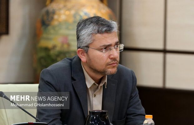 اظهارات شعاری عضو کمیسیون امنیت ملی: دیدار مستقیم یا غیرمستقیم با آمریکا اشتباه و بر خلاف منافع ملی بود