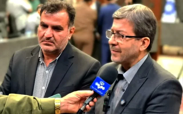 استاندار اصفهان: رفع موانع تولید و جلوگیری از تعطیلی واحدهای صنعتی با پیگیری مستمر دنبال می‌شود