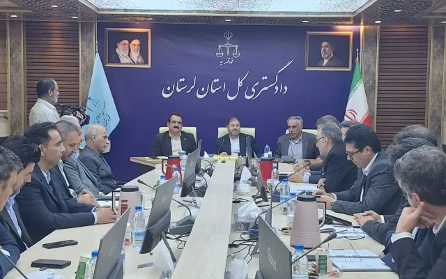 رئیس‌کل دادگستری لرستان بر تکلیف بانک‌ها در حمایت از تولیدکنندگان، تسهیل وام‌های ازدواج و فرزندآوری تأکید کرد