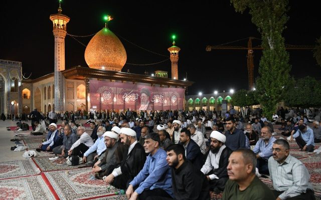 مراسم بزرگداشت آیتالله العظمی شبیری زنجانی (ره) در حرم شاهچراغ برگزار شد