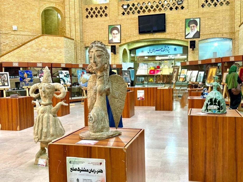 گشایش چهارمین نمایشگاه دوسالانه بینالمللی «آرمان صلح» با حضور پژوهشگاه میراث فرهنگی
